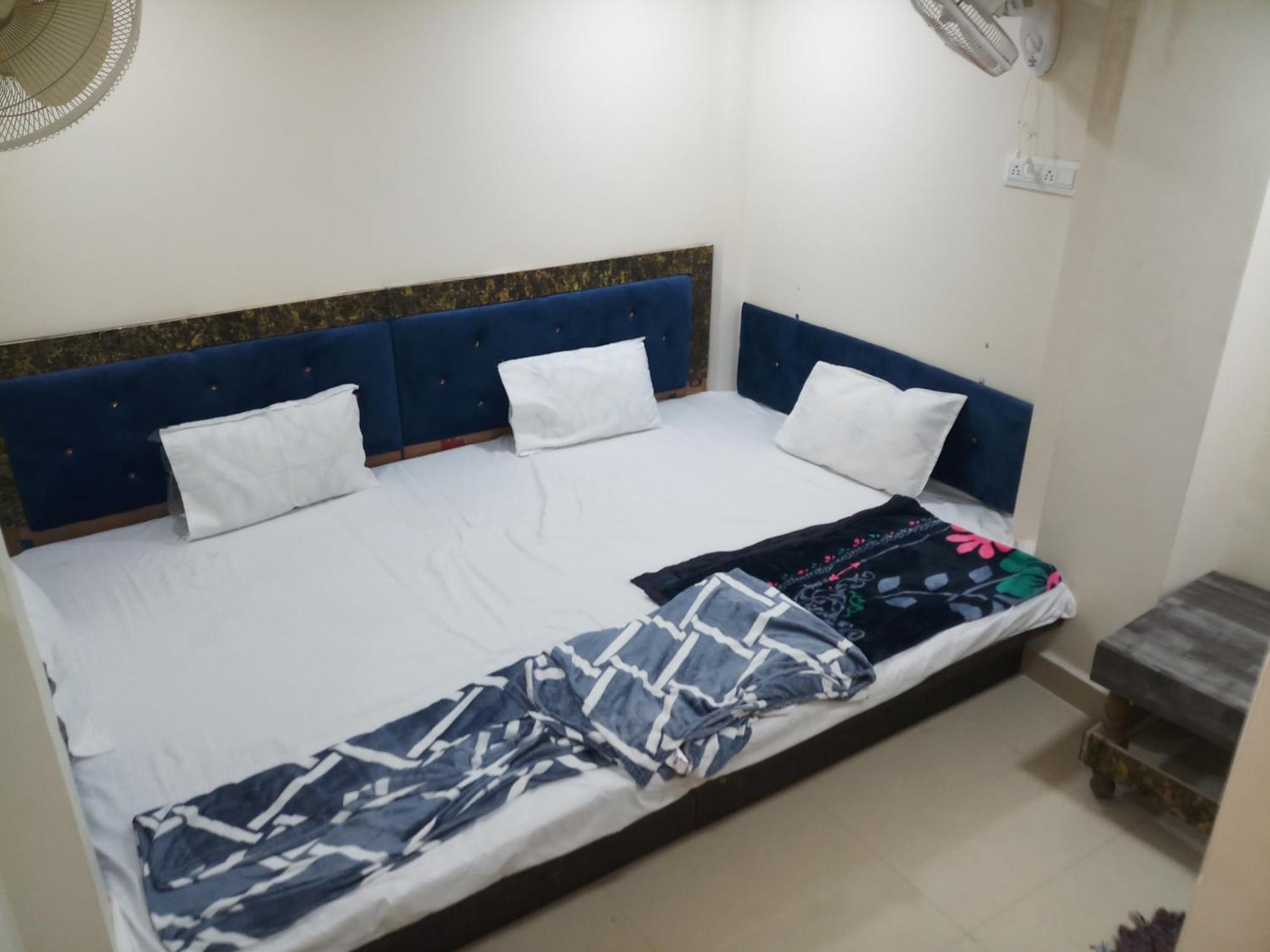 Hotel Blue Tower Inn Ujjain Zewnętrze zdjęcie