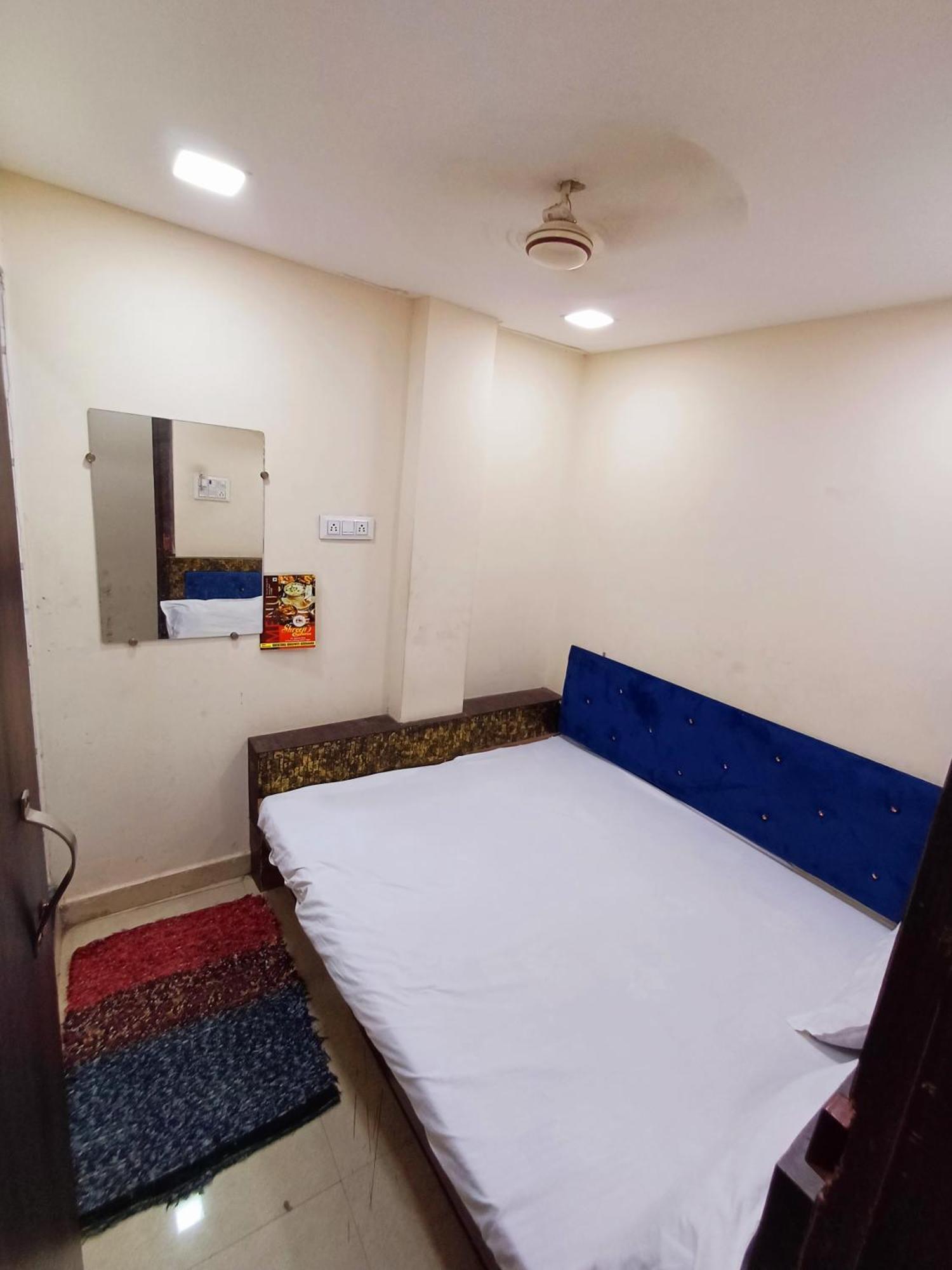 Hotel Blue Tower Inn Ujjain Zewnętrze zdjęcie