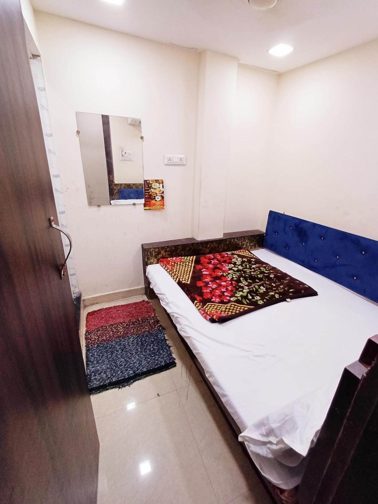 Hotel Blue Tower Inn Ujjain Zewnętrze zdjęcie