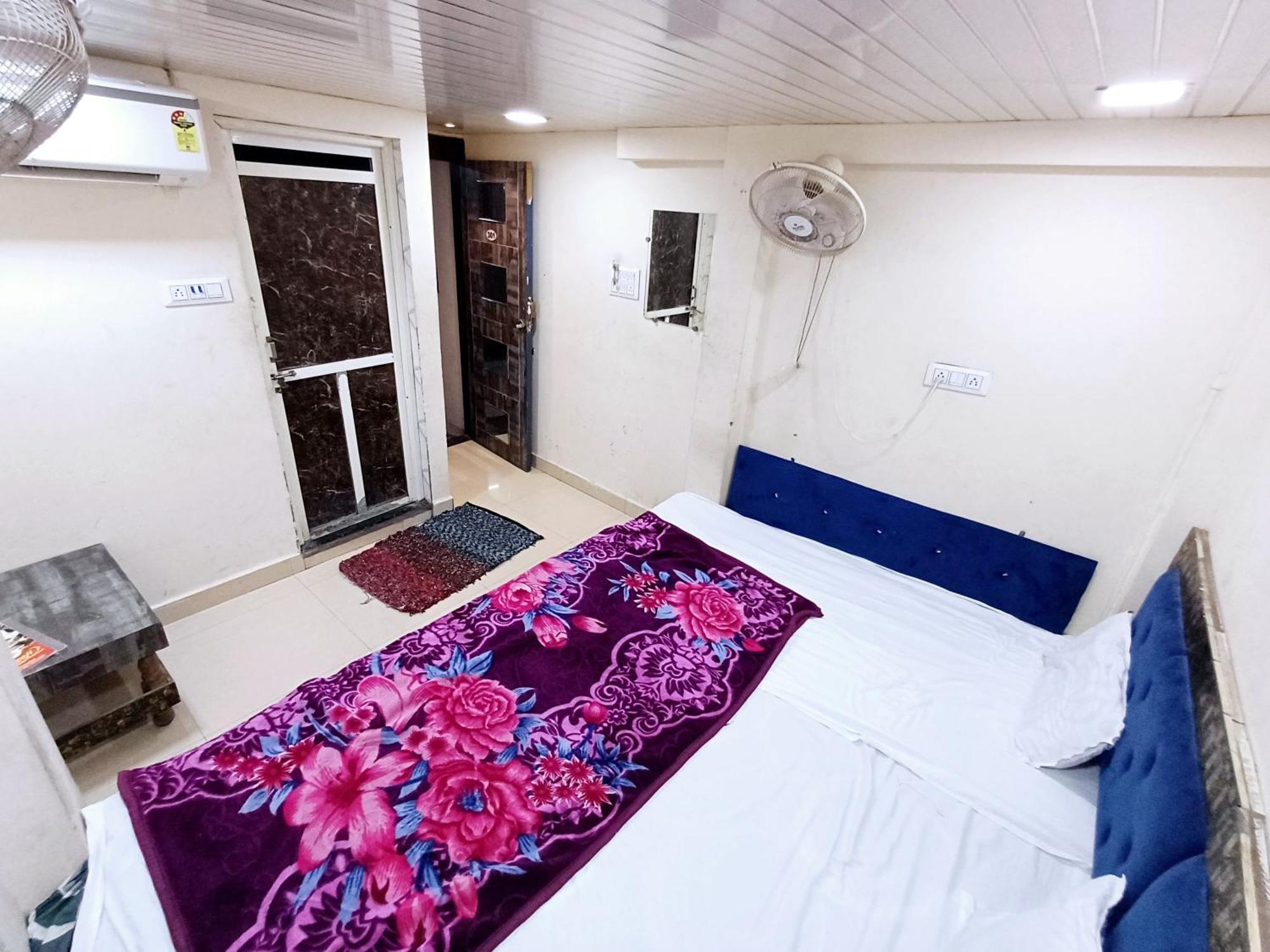 Hotel Blue Tower Inn Ujjain Zewnętrze zdjęcie