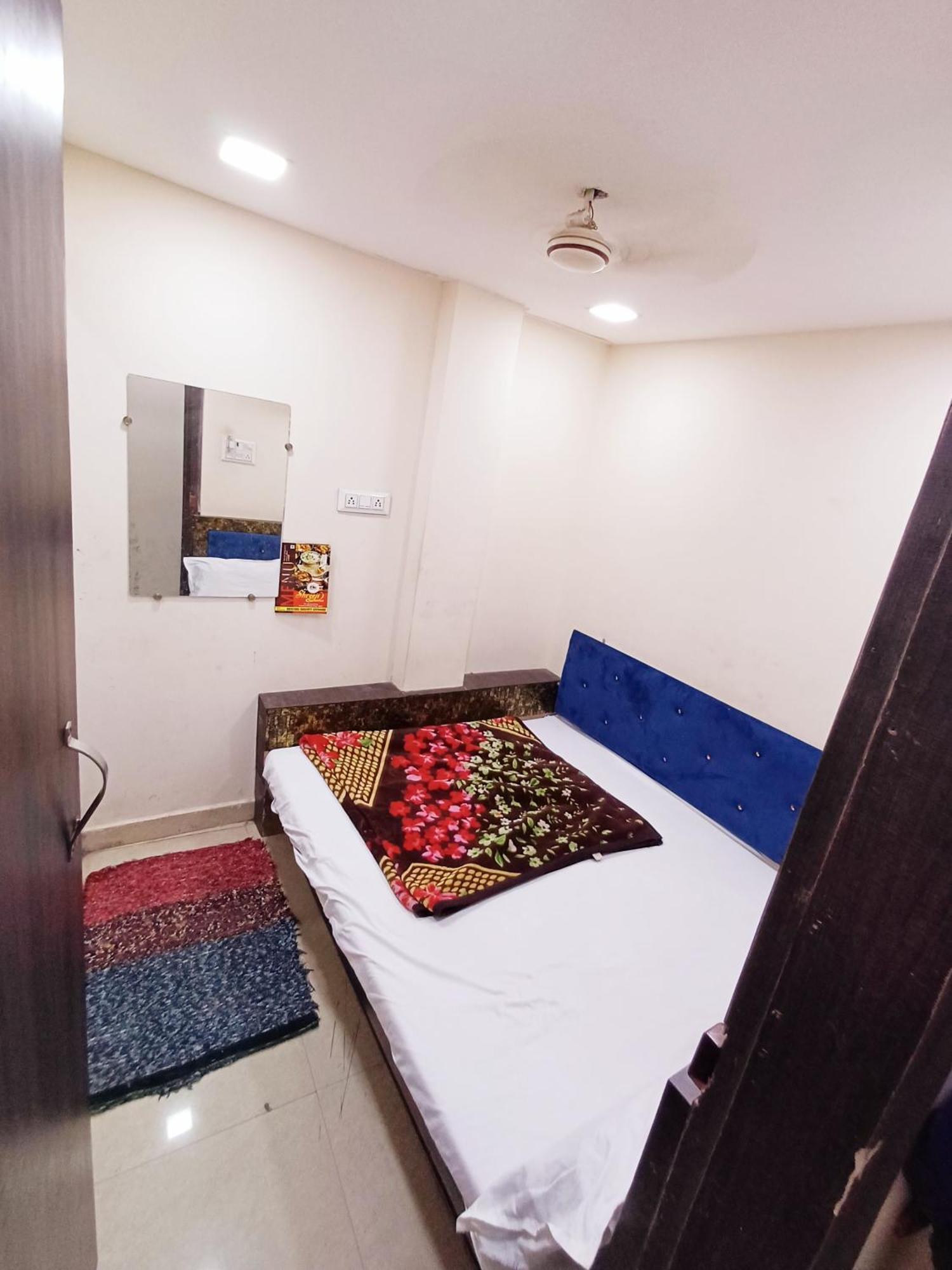 Hotel Blue Tower Inn Ujjain Zewnętrze zdjęcie