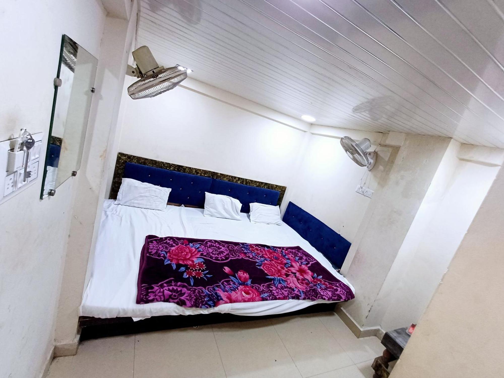 Hotel Blue Tower Inn Ujjain Zewnętrze zdjęcie